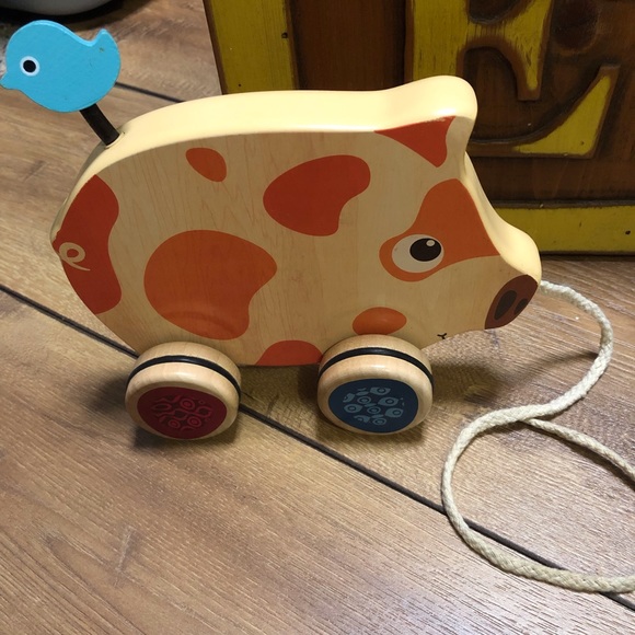 Wooden pig pull toy. - Picture 4 of 4